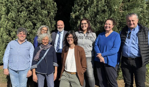 Il Presidente dell’ODAF Verona Giuseppe Palleschi insieme al Consiglio dell’Ordine dei Dottori Agronomi e dei Dottori Forestali di Verona, composto da Vicepresidente, Segretario, Tesoriere e Consiglieri, riuniti per una foto ufficiale.