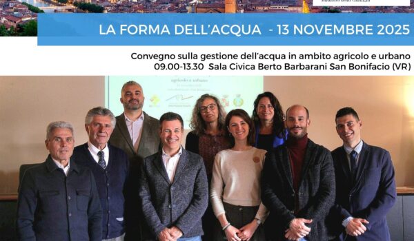 Relatori del convegno “La forma dell’acqua”: Maria Irene Lamma e Giulia Zanetti di Rete Verso, Alberto Piva del Consorzio di Bonifica Alta Pianura Veneta, Roberto Montanari Vicesindaco di Soave, Alessandro Ceretta Sindaco di Arcole, Oriano Bertuzzi Assessore di Monteforte d’Alpone, Alberto Ferrarese Dottore Agronomo e Francesco Segneghi Dottore Forestale e Ambientale, con la moderazione di Anna D’Andrea del Consiglio dell’Ordine dei Dottori Agronomi e dei Dottori Forestali di Verona.